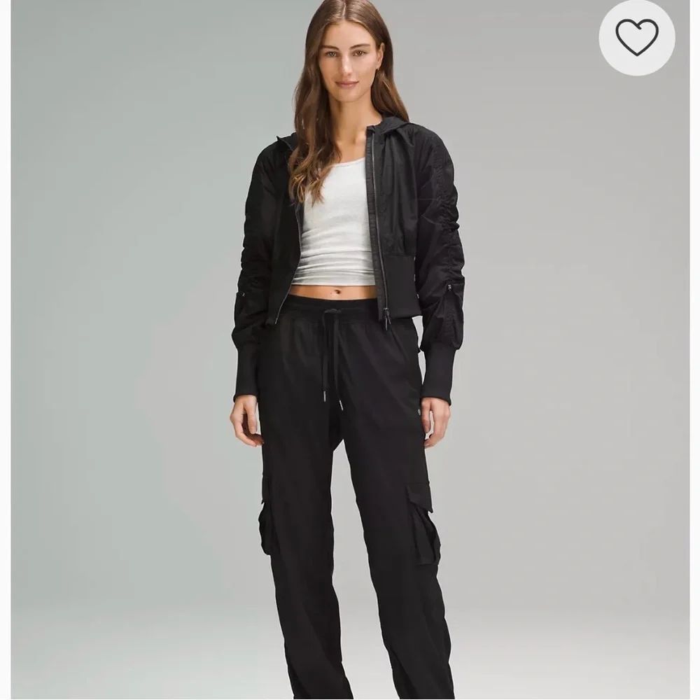 Lululemon Dance Studio Relaxed-Fit Mid-Rise Cargo Pant - Picture 1 of 7